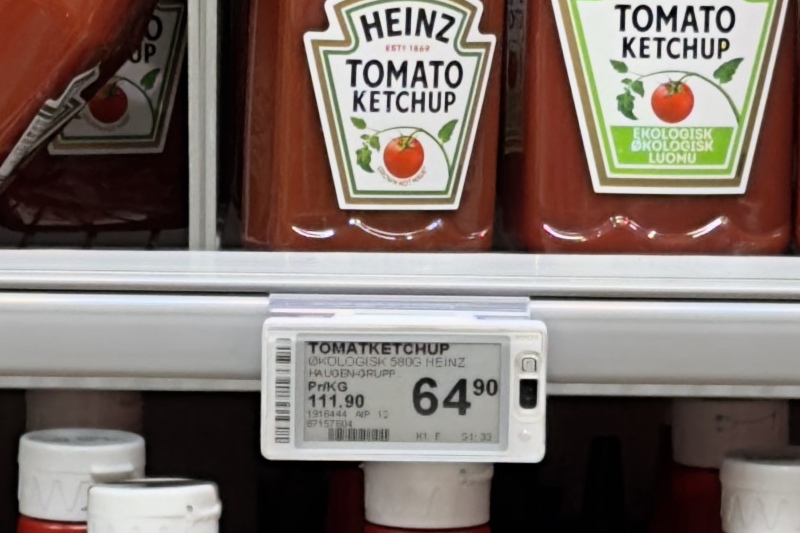 Grocery store shelves crowded with products labeled 'natural'